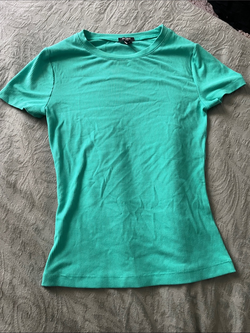 Express ribbed tee
